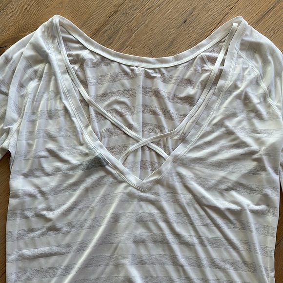 Zella top - Picture 3 of 4